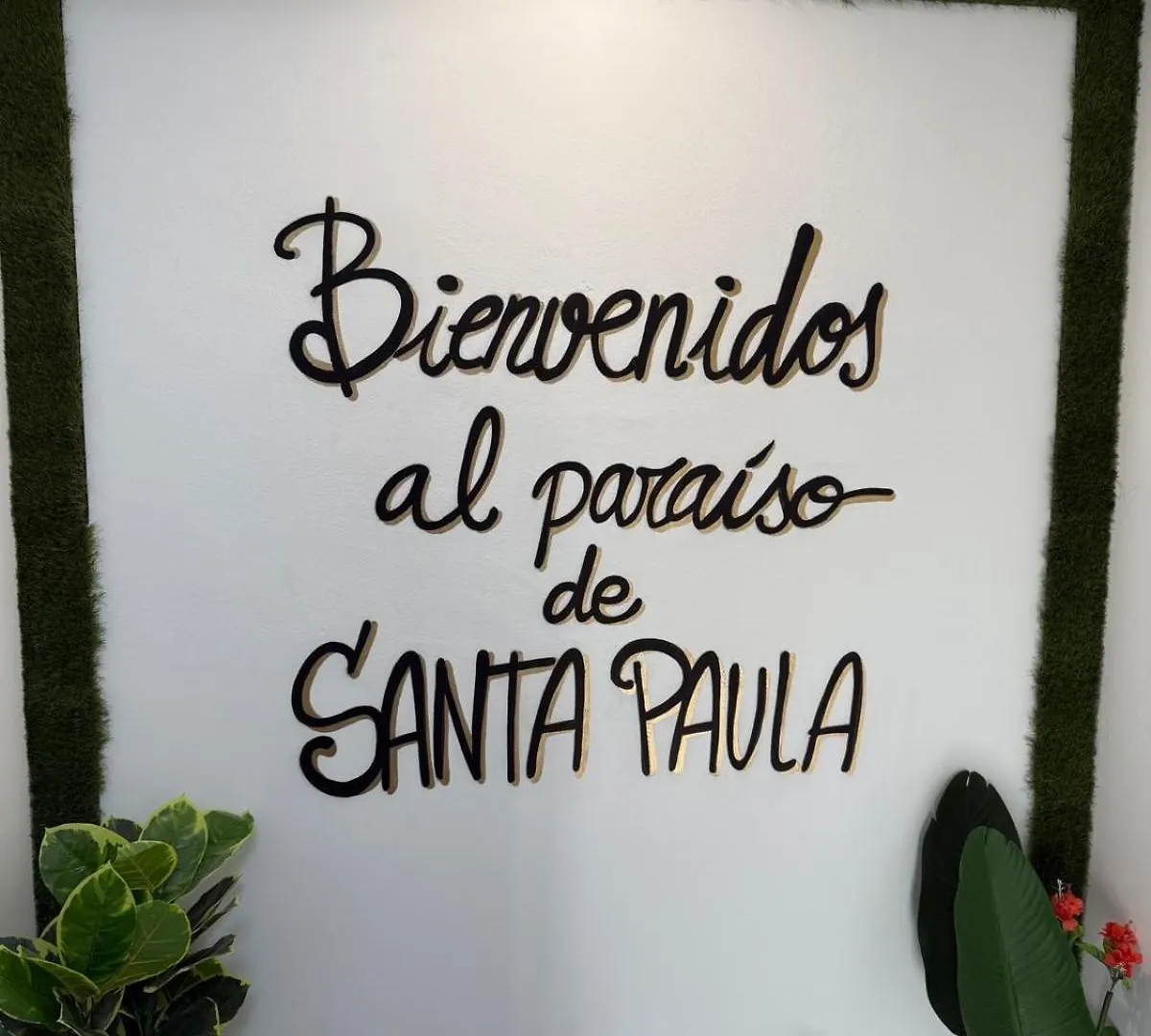 Paraiso De Santa Paula contacts
